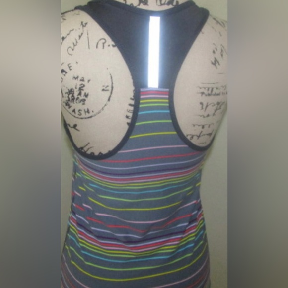 Old Navy UltraLite Rib-Knit Razorback Tank Top - Picture 5 of 7